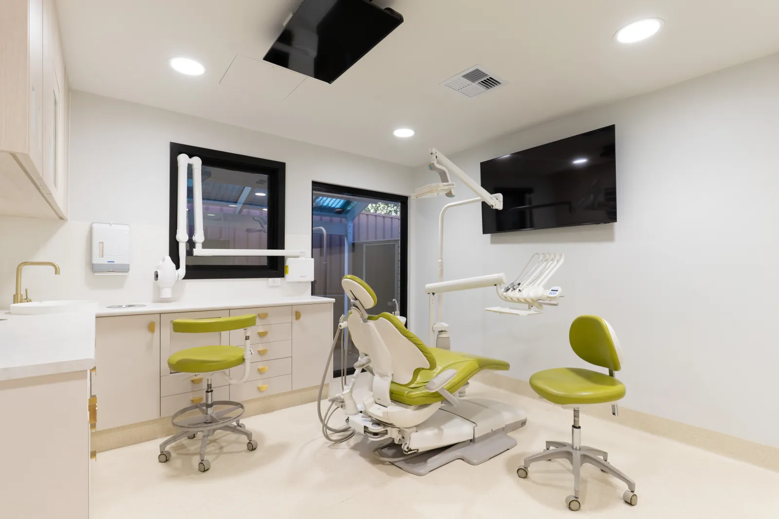 Treatment room in a Denfinity-connected clinic